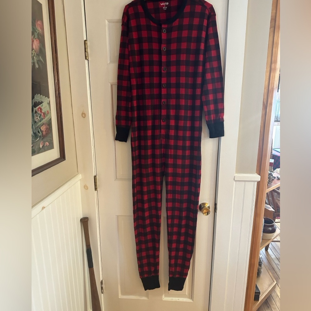 Wild and Cozy Red and Black Plaid Onesie Pajamas NWT, Unixsex